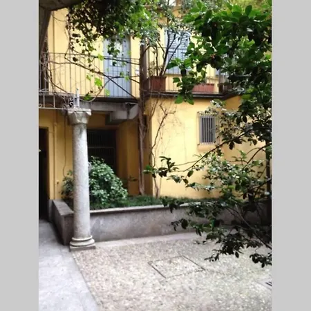 Milano Cairoli - 5 Min From Duomo * Милан